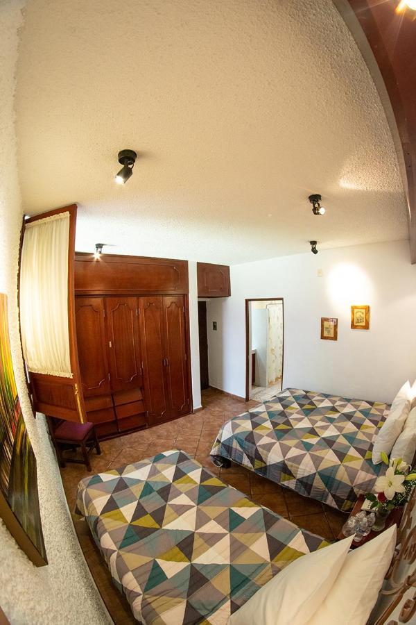 Hotel Meson De Los Remedios Морелия Екстериор снимка