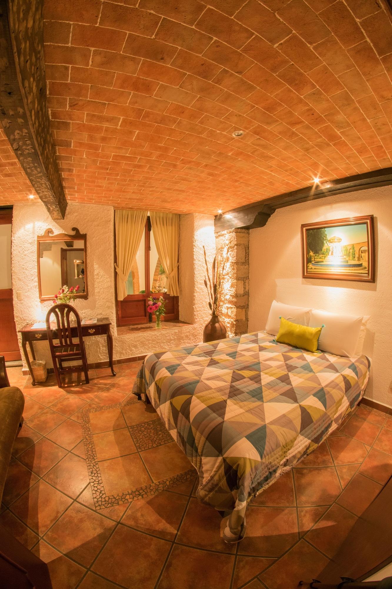 Hotel Meson De Los Remedios Морелия Екстериор снимка