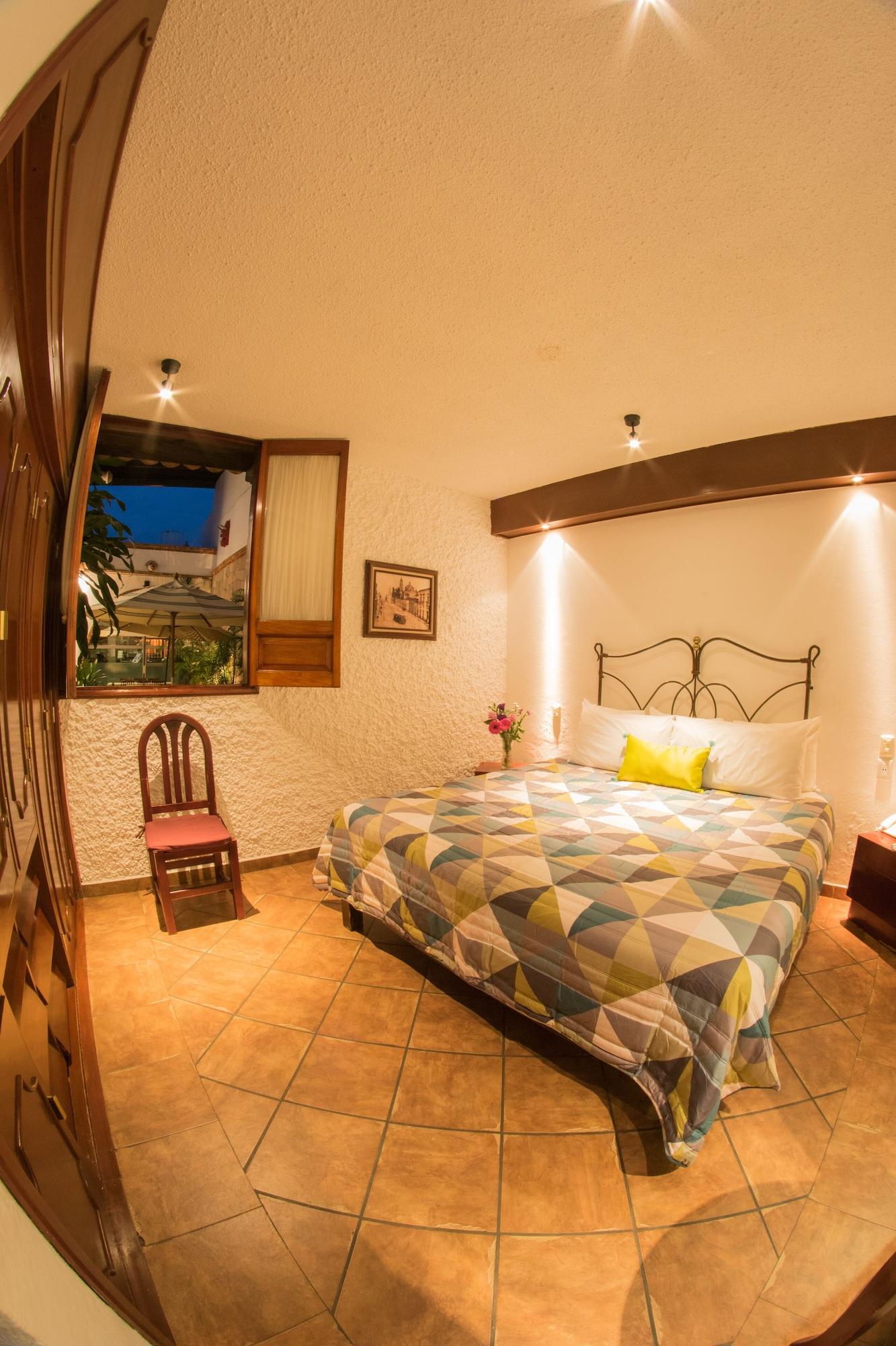 Hotel Meson De Los Remedios Морелия Екстериор снимка