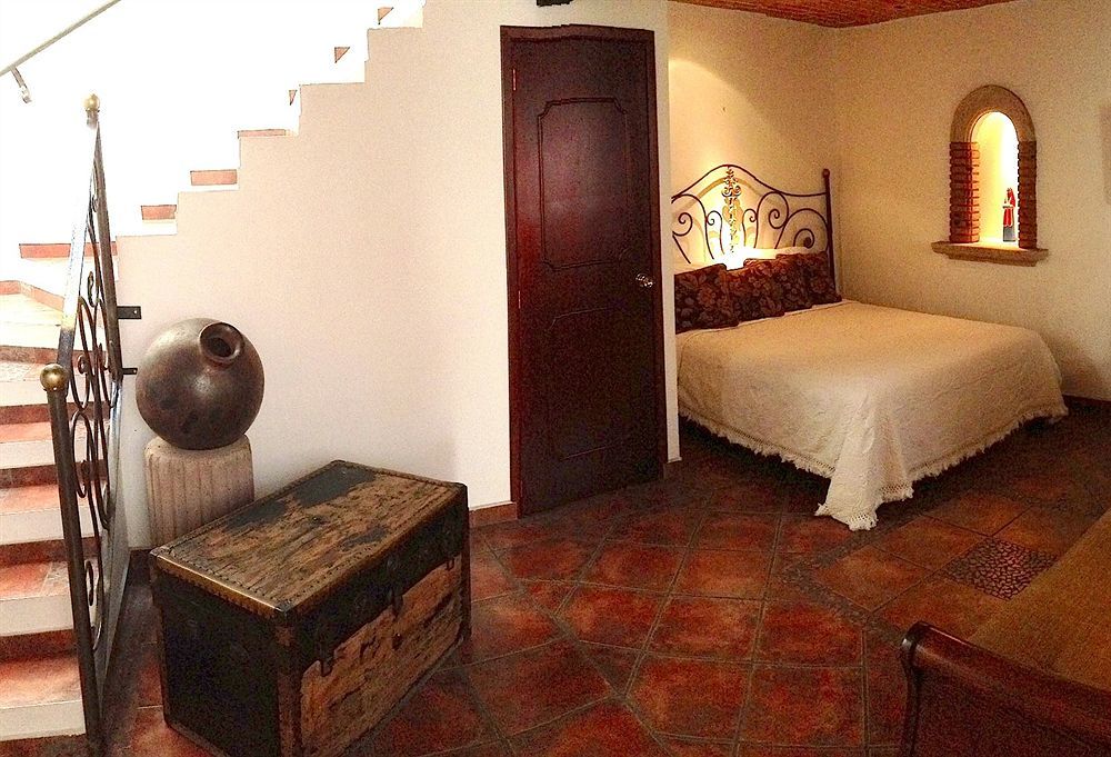 Hotel Meson De Los Remedios Морелия Екстериор снимка