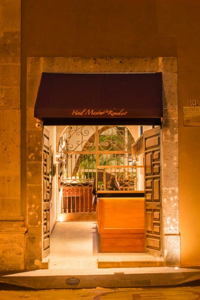 Hotel Meson De Los Remedios Морелия Екстериор снимка