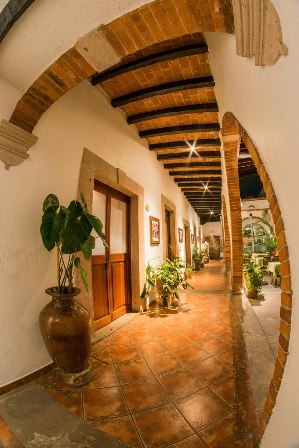 Hotel Meson De Los Remedios Морелия Екстериор снимка