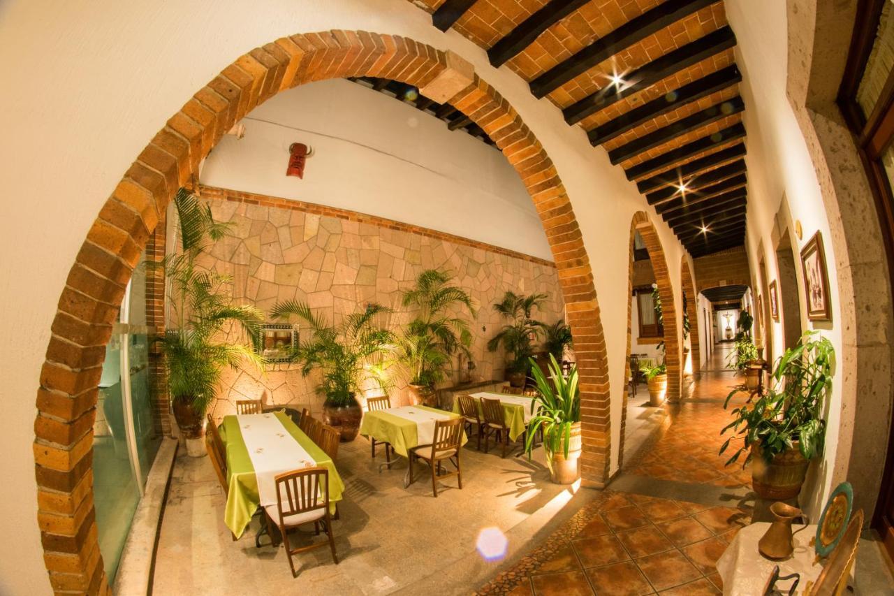 Hotel Meson De Los Remedios Морелия Екстериор снимка